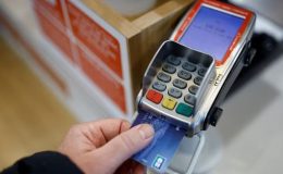 Amerikalıların kredi kartı borcu rekor seviyeye ulaştı