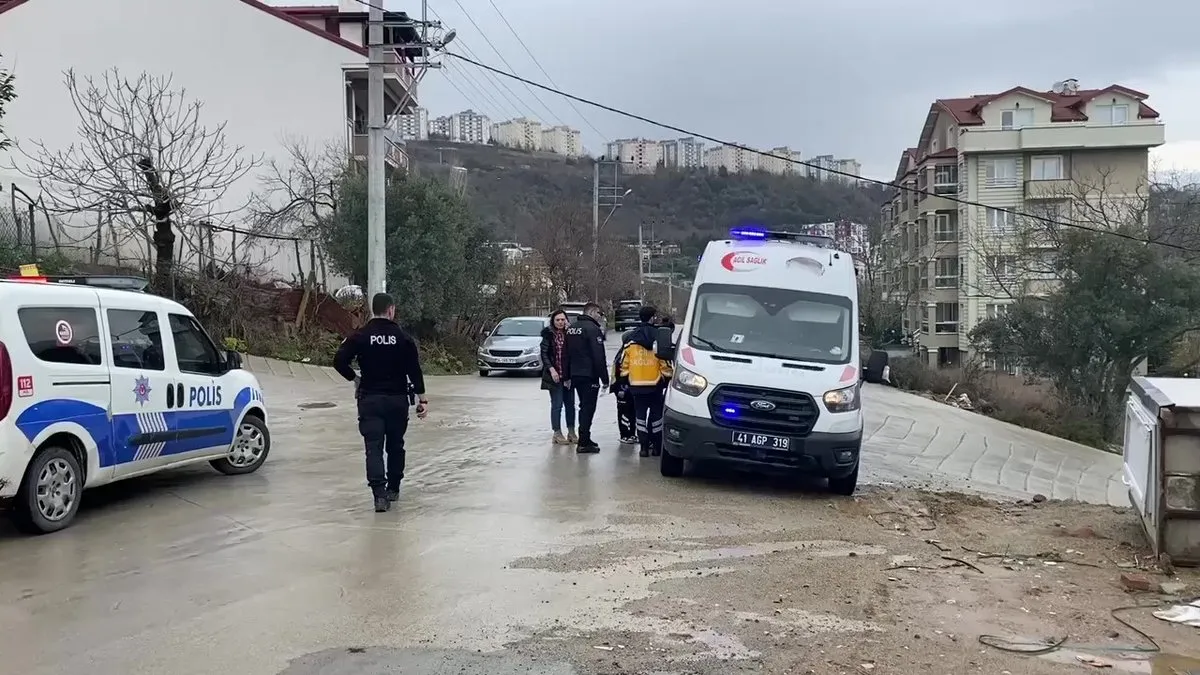 Yer Kocaeli: Tartıştığı kocasını omzundan bıçakladı!